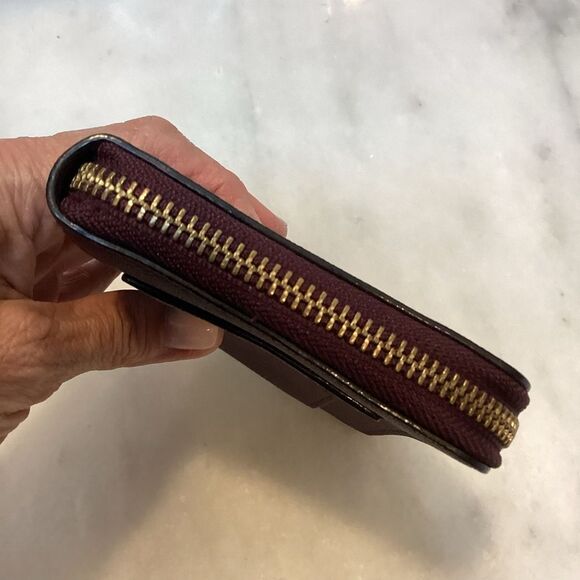 Kate Spade Wallet Leather Saffiano Full Zip Half Size Continental Wallet - Picture 3 of 10